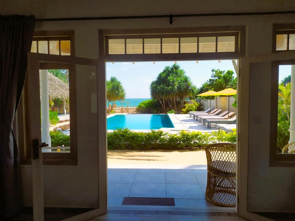 Sleeping Elephant Beach Resort Tangalle Exteriör bild