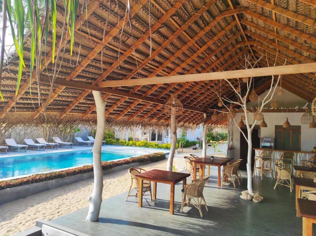Sleeping Elephant Beach Resort Tangalle Exteriör bild