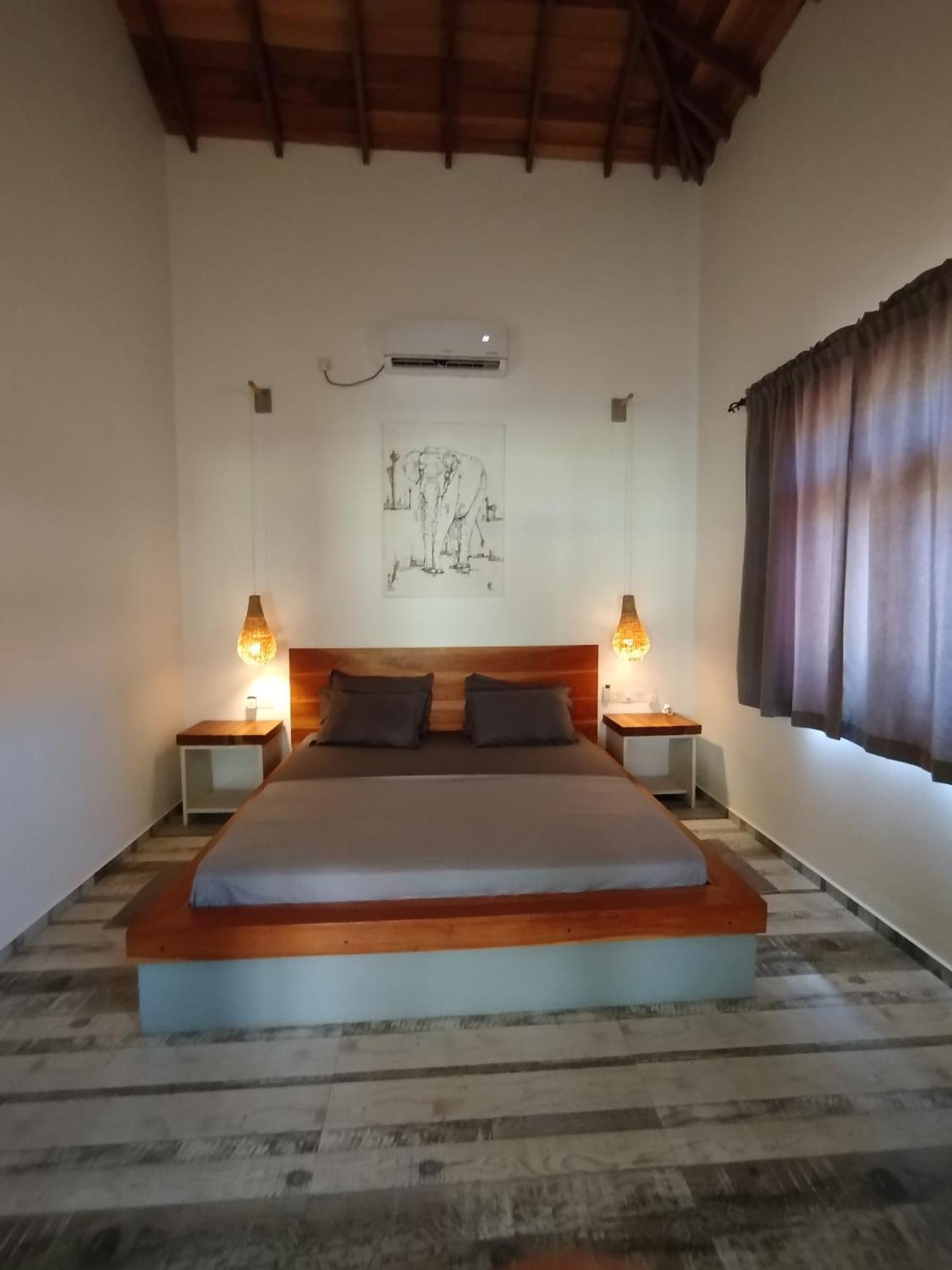 Sleeping Elephant Beach Resort Tangalle Exteriör bild