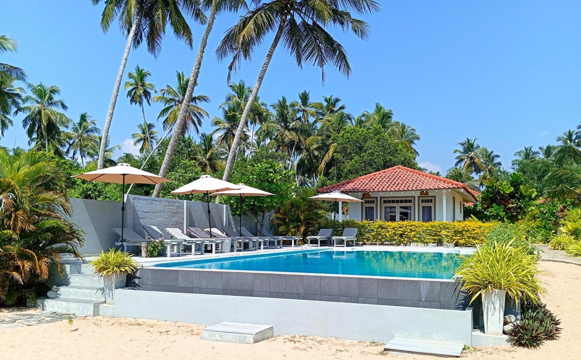 Sleeping Elephant Beach Resort Tangalle Exteriör bild