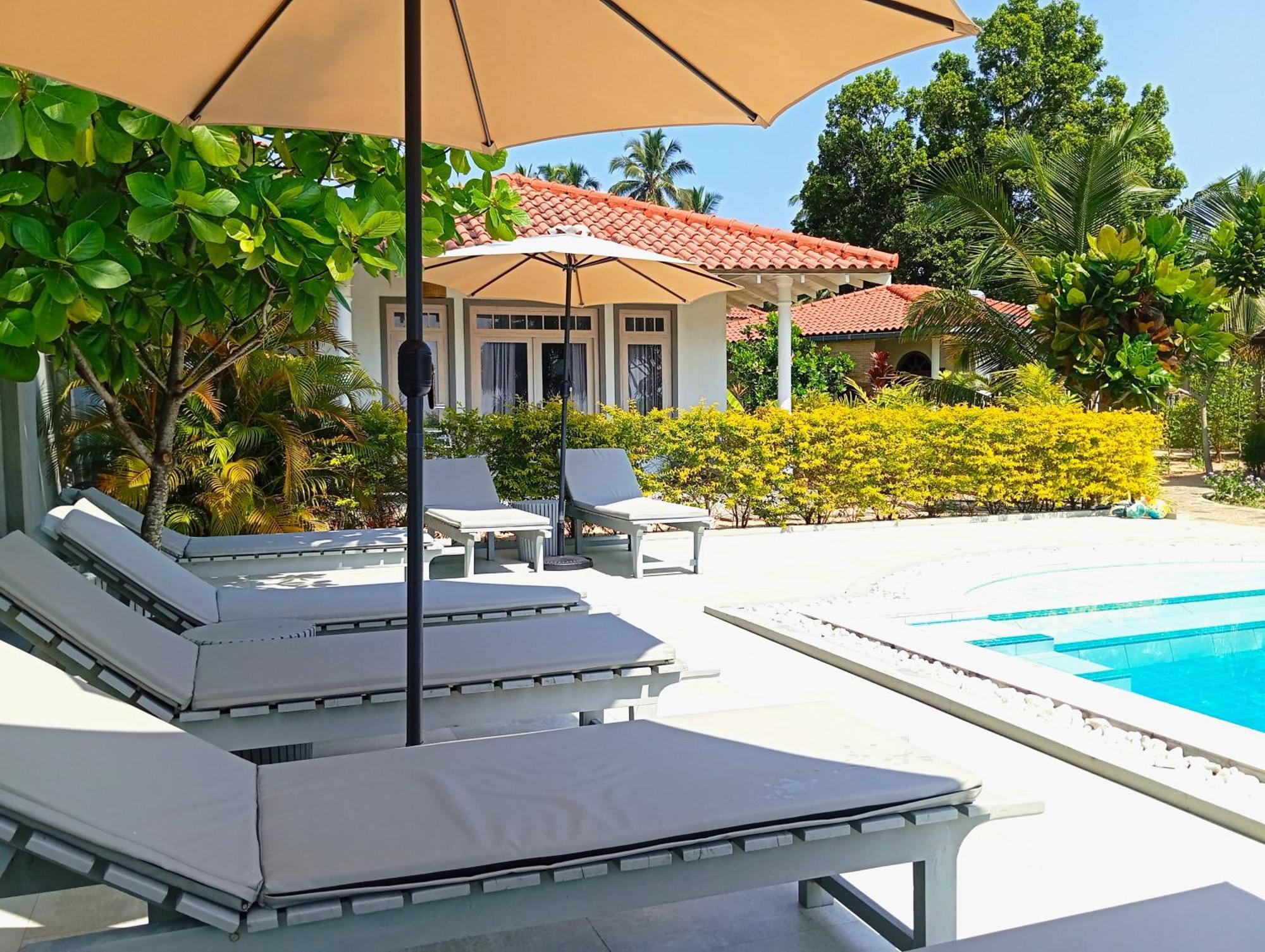 Sleeping Elephant Beach Resort Tangalle Exteriör bild